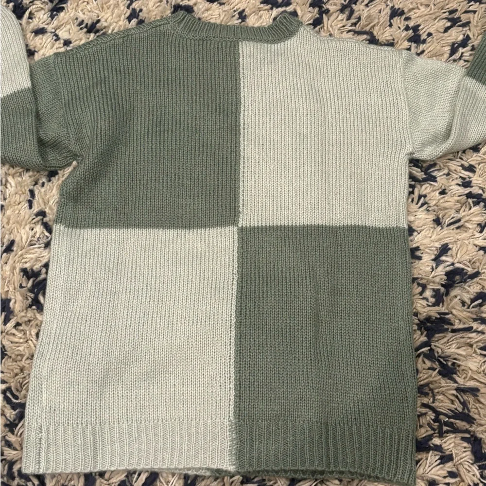 NWT ✨ Bixby Nomad Moss Sage Colorblock Crewneck Sweater